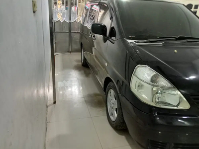 Nissan Serena 2005