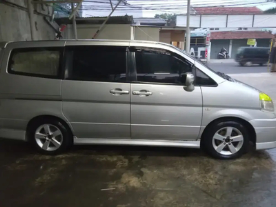 Nissan Serena 2010