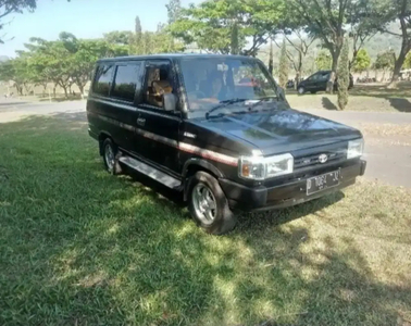 Toyota Kijang Super 1991