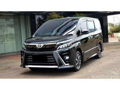 2019 Toyota Voxy 2.0 Wagon AT Black On Black - Low KM30rban - RECORD
