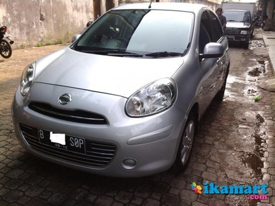 JUAL NISSAN MARCH 2011 SILVER MULUS