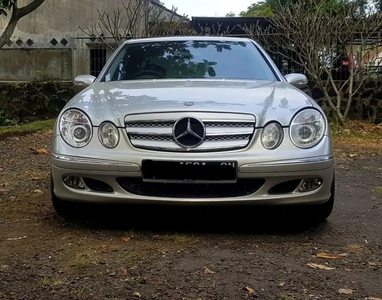 Mercedes-Benz E240 2005
