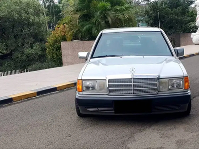 Mercedes-Benz Lainnya 1990