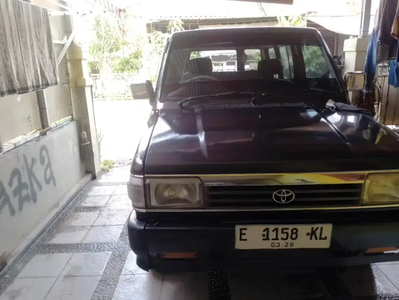Toyota Kijang Super 1993