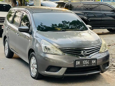 Nissan Grand livina 2013