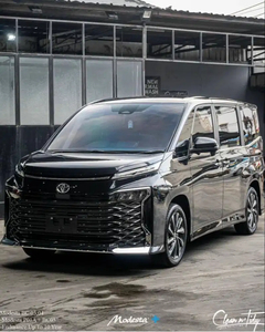 Toyota Voxy 2023