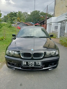 BMW 220i 2004