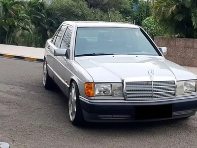 Mercedes-Benz Lainnya 1990