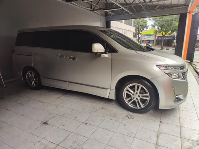 Nissan Elgrand 2013