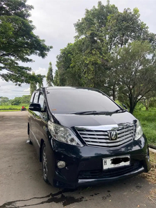 Toyota Alphard 2010