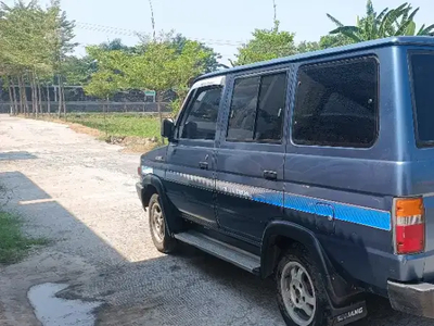 Toyota Kijang 1994