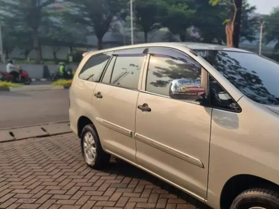 Toyota Kijang Innova 2012