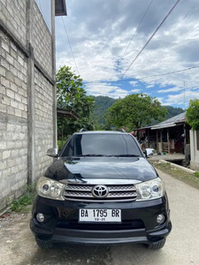 Toyota Fortuner 2010