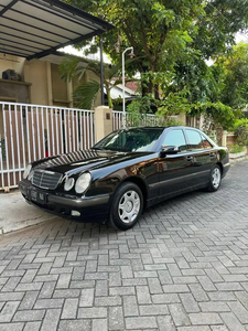 Mercedes-Benz E240 2000