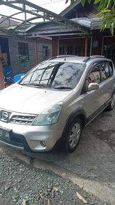 Nissan Grand livina 2011