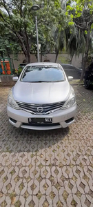 Nissan Grand livina 2013