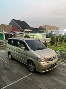 Nissan Serena 2004