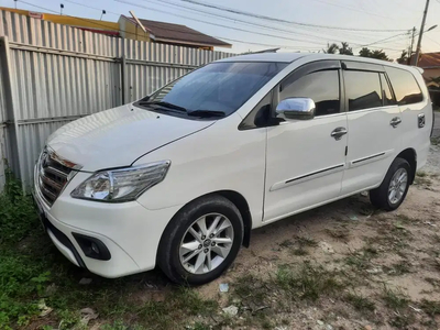 Toyota Kijang Innova 2012