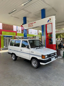 Toyota Kijang Super 1992