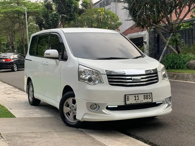 Toyota Nav1 2013