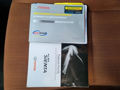 Toyota Sienta V MT Manual 2017 Hitam
