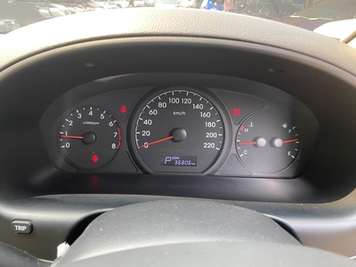 Hyundai H-1 Elegance bensin at 2017 Hitam