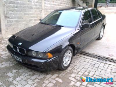 Jual BMW 520i 2003 AT BLACK