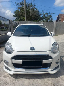 Daihatsu Ayla 2015