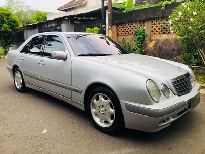 Mercedes-Benz E320 1999