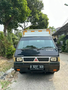 Mitsubishi L300 2015