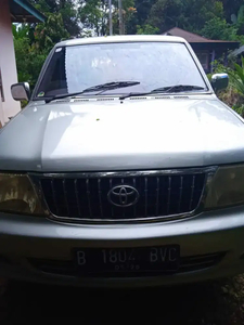 Toyota Kijang 2004