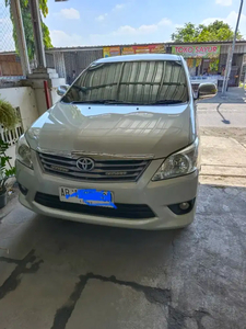 Toyota Kijang Innova 2012