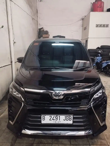 Toyota Voxy 2017