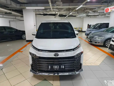 Toyota Voxy 2022