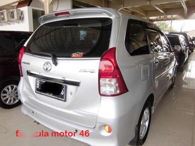 Dijual Mobil Toyota Avanza Veloz MPV Tahun 2014