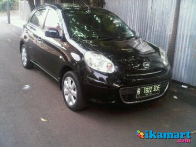 Jual Nissan March Automatic 2011 Hitam