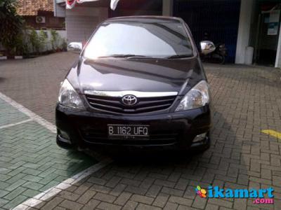 Dijual Toyota Kijang Innova Tipe G M/T Hitam Tahun 2009 Bensin