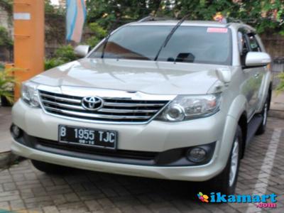 JUAL TOYOTA FORTUNER G LUX A/T 2011 KM Rendah