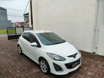 Mazda 2 2012