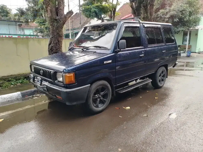 Toyota Kijang Super 1996