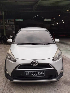 Toyota Sienta 2016