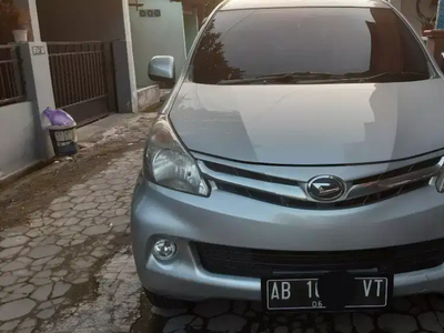 Daihatsu Xenia 2012