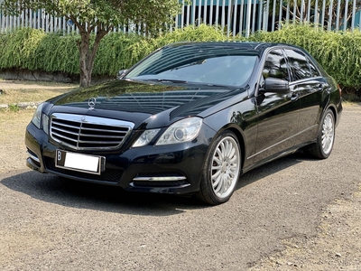 Mercedes-Benz E-Class E 300 2011 Hitam