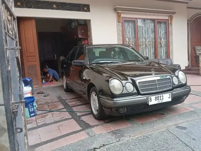 Mercedes-Benz E230 1999