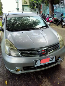 Nissan Livina 2012