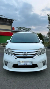 Nissan Serena 2014