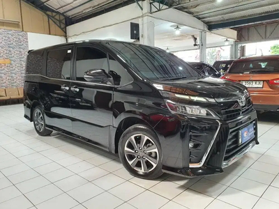 Toyota Voxy 2018