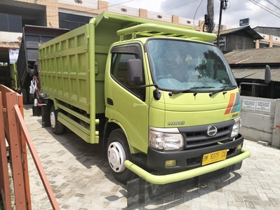 Hino Dutro 2009 130HD Dump Truk Bekas - Indragiri Hulu