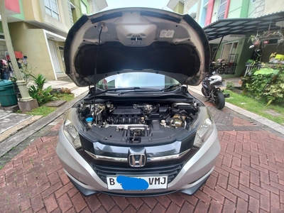Mobil Bekas Honda Hrv E AT Tahun 2015 Warna Grey Plat Genap Jakarta Timur