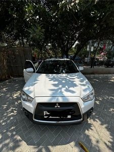 Mobil Mitsubishi Outlander GLS 4X2 AT Putih Bekas Tahun 2012 Mulus Siap Pakai - Jakarta Selatan